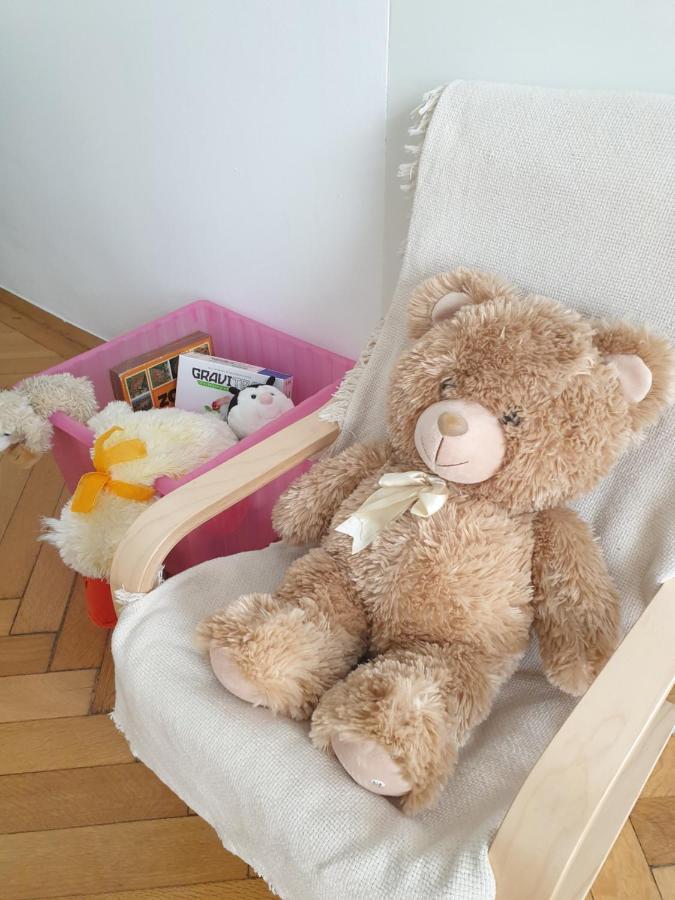 Sunny And Spacious Near Centre Apartment Wien